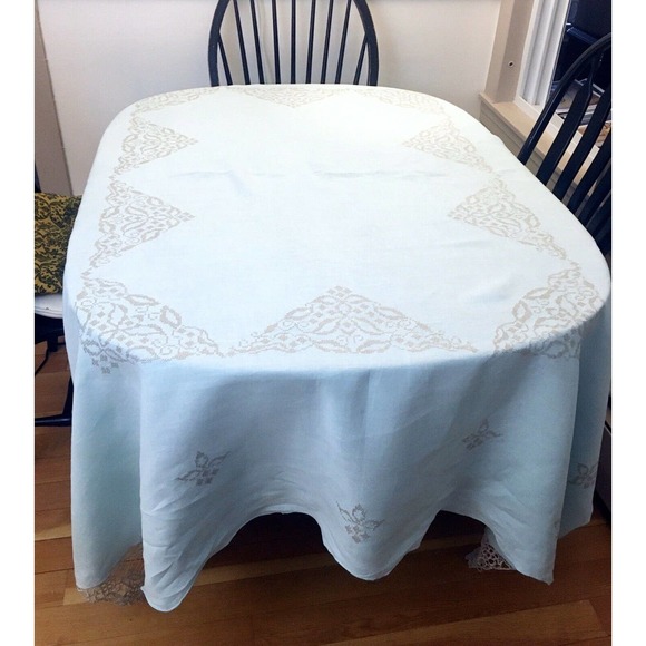 Vintage linen tablecloth light blue embroidered lace corners 80" x 72" rectangle - Picture 2 of 11